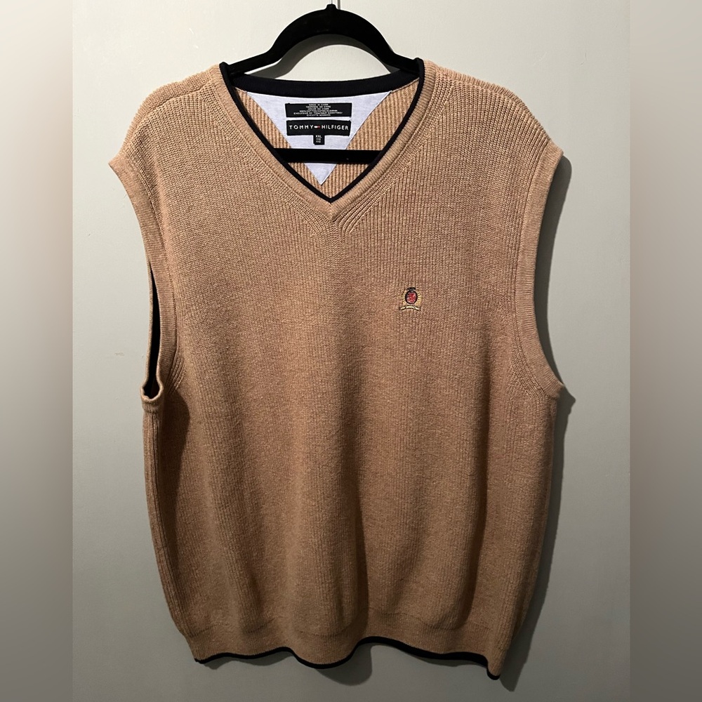 Tommy Hilfiger Beige V-Neck Men's Sweater Vest. Size XXL. 100% cotton. EUC